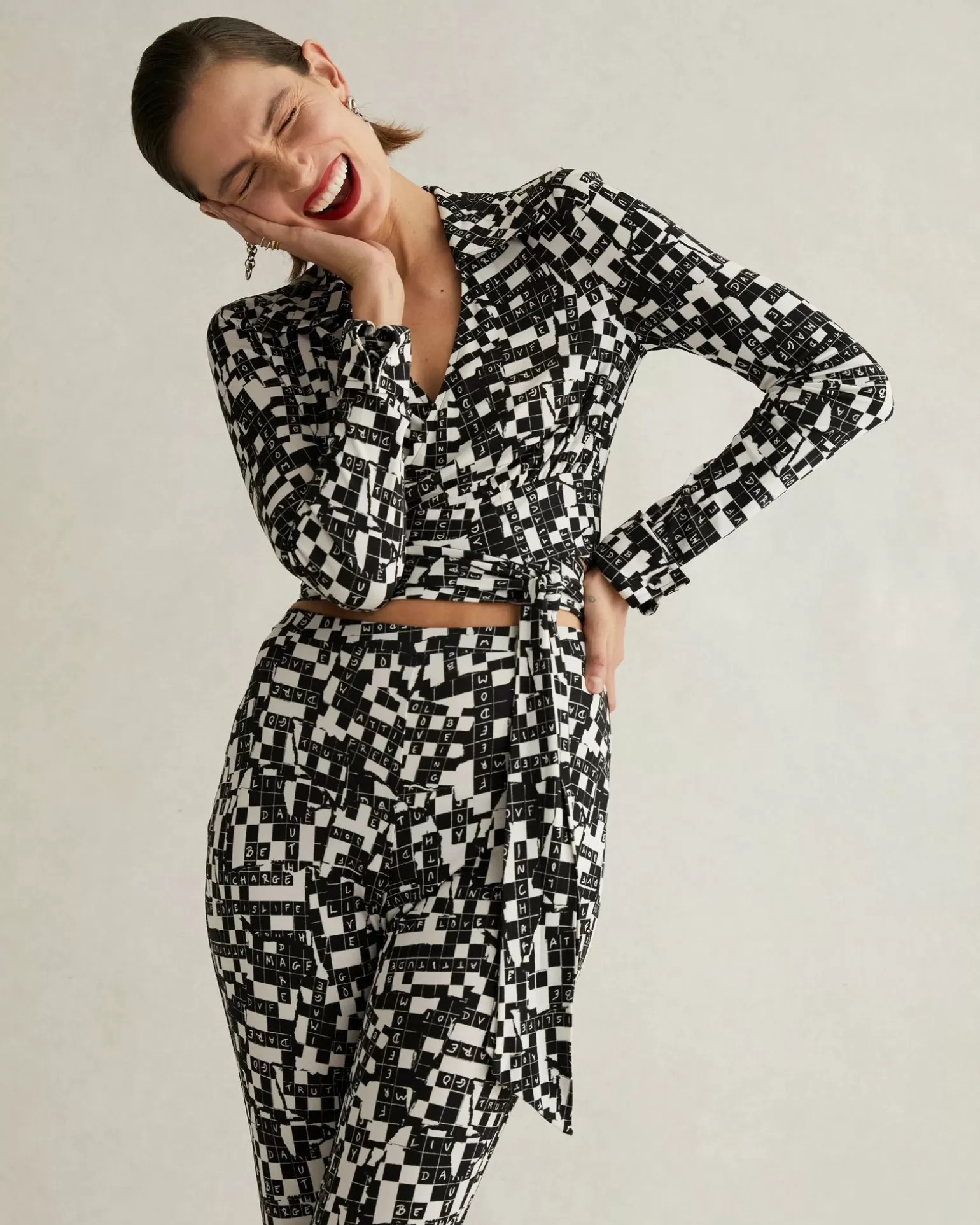 Bobbie Wrap Top In Tiny Dvf 50Th Crossword Black^Diane von Furstenberg Discount