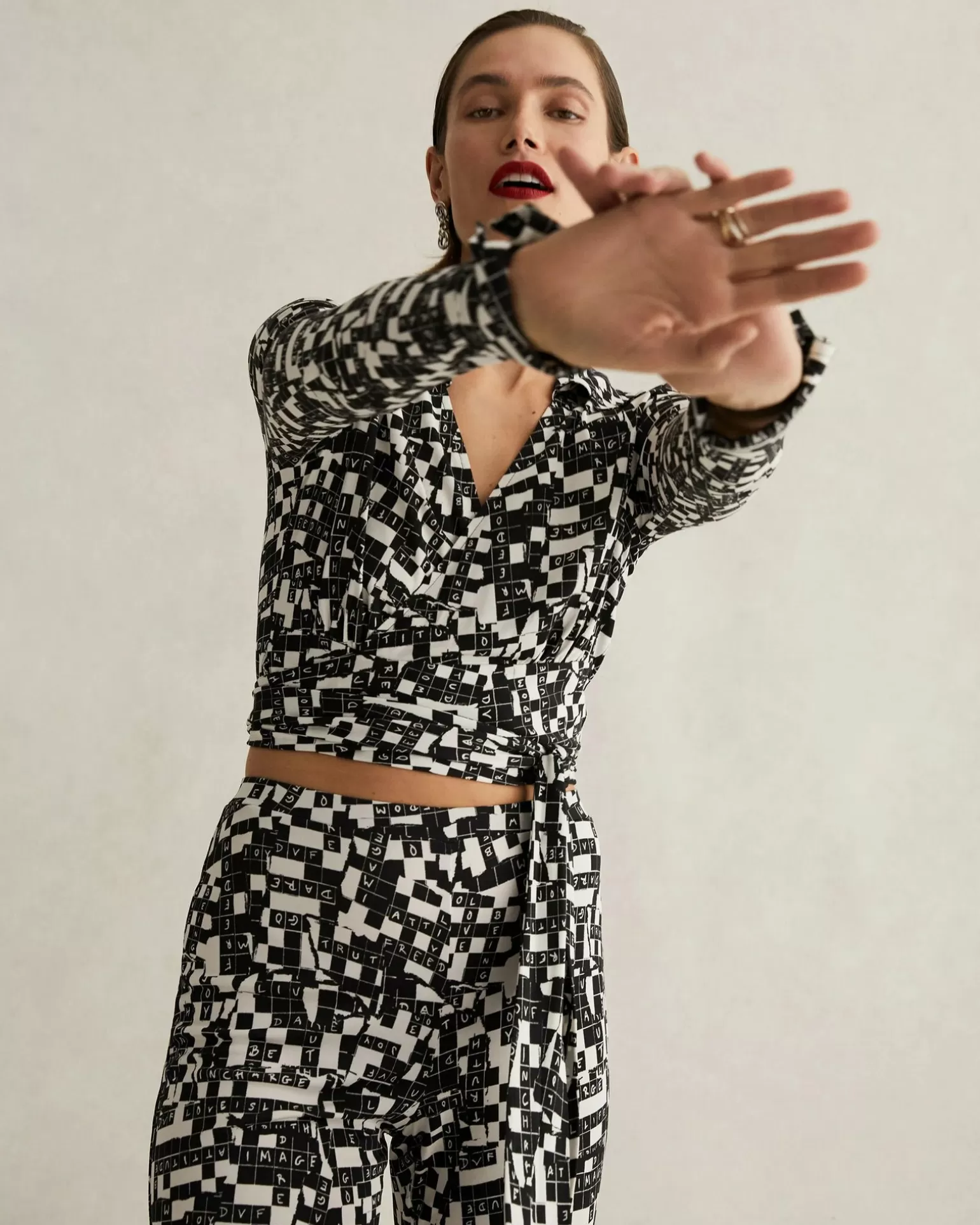 Bobbie Wrap Top In Tiny Dvf 50Th Crossword Black^Diane von Furstenberg Discount