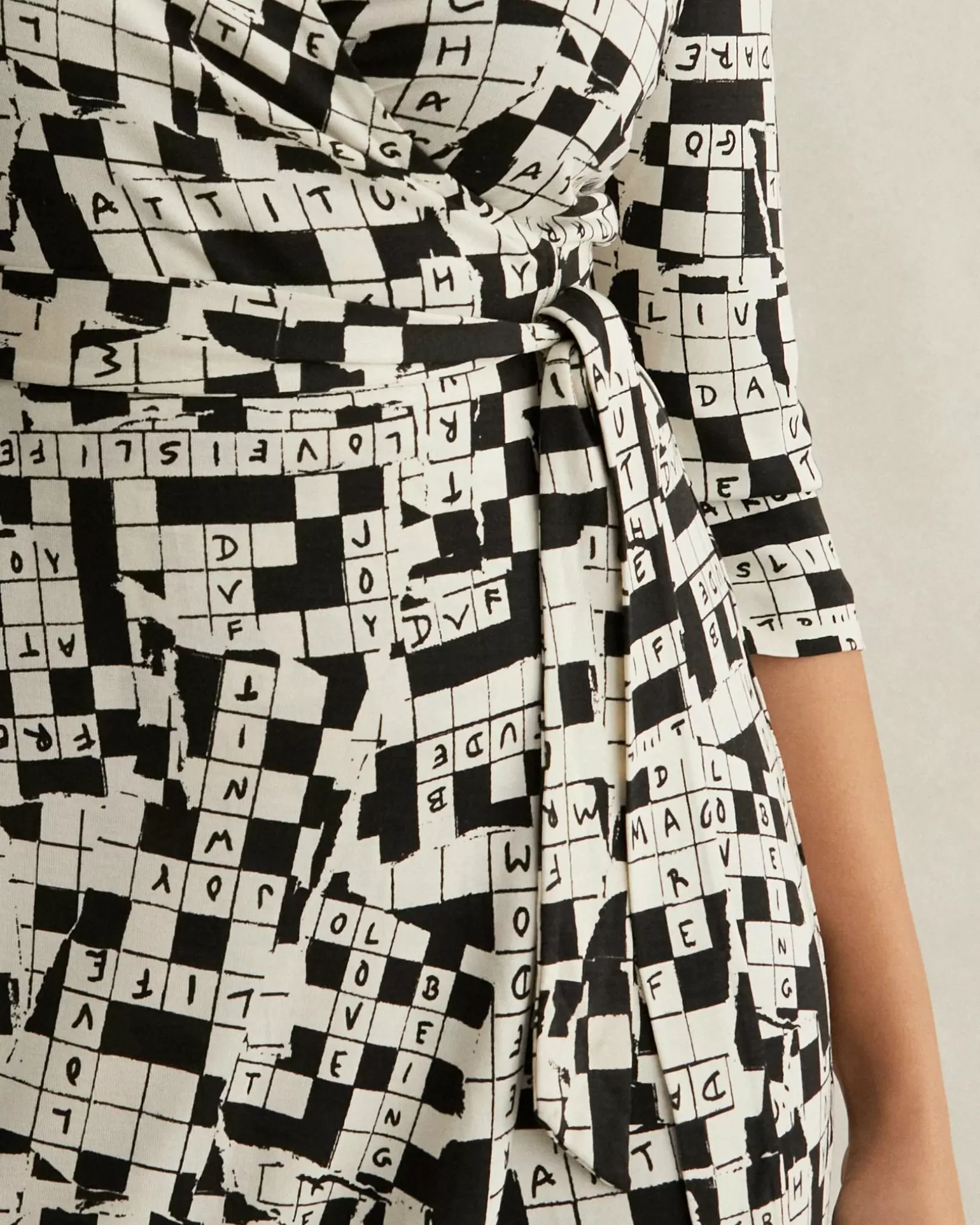 Julian Silk Jersey Wrap Dress In Tiny Dvf 50Th Crossword Ivory^Diane von Furstenberg Cheap